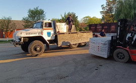 Жители пострадавших от непогоды районов продолжают получать материальную помощь