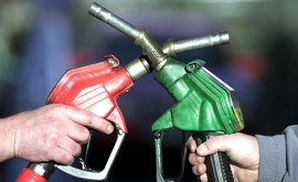 Цены на бензин и дизтопливо в Молдове продолжают расти 