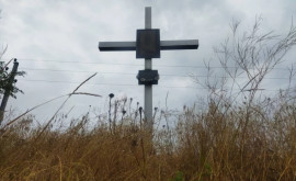 În Moldova a fost amenajată instalația Crucea Memoriei Ostășești