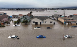 Тропический шторм Хилари обрушился на Калифорнию и вызвал наводнение 