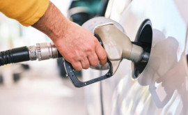 Scumpirea carburanților continuă Cît vor costa la data de 23 august benzina și motorina
