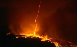 Tornada de foc fenomen extrem de rar și periculos pe caniculă