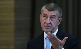 Un fost premier ceh trebuie săși ceară scuze timp de șapte zile la rînd de la o jurnalistă