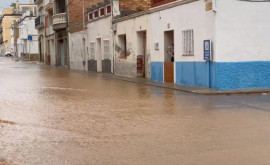 После изнуряющей жары на Испанию обрушились дожди и наводнения