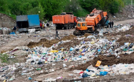 La depozitul de deșeuri din Țînțăreni ajung mai puține deșeuri