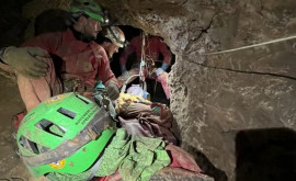Миссия выполнима В Турции спасатели извлекли из пещеры заболевшего американского спелеолога 
