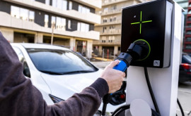 UE îngrijorată de prețurile scăzute pentru mașinile electrice chinezești