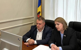 Deputații Irina Lozovan și Alexandr Nesterovschi au fost reținuți de oamenii legii