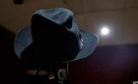 Знаменитую шляпу Майкла Джексона продали на аукционе за большие деньги