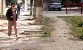 Locuitorii din Bălți nemulțumiți de starea dezastruoasă a trotuarelor