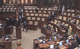 Депутаты БКС покинули заседание парламента в знак протеста требуют отмены чрезвычайного положения