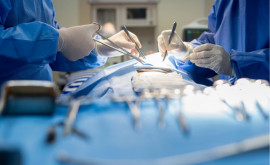 Tumoare gigantă extirpată cu succes de către chirurgii de la Spitalul Clinic Republican