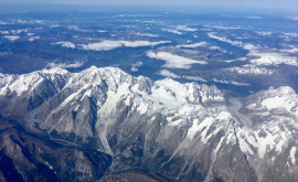 Ce se întîmplă în urma schimbărilor climatice cu vîrful Mont Blanc