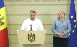 Deputații Alexandr Nesterovschi și Irina Lozovan rămîn în arest