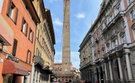 Падающая башня в Болонье временно закрыта