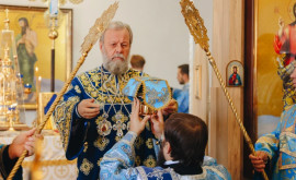 Митрополит Владимир наградил настоятельницу и духовника Комратского женского монастыря