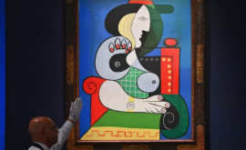 Проданная на аукционе картина Пикассо Женщина с часами ушла за рекордную сумму