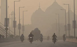 Oraș cu milioane de locuitori din Pakistan închis din cauza poluării aerului