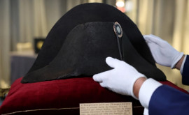 Шляпа которую когдато носил Наполеон ушла с молотка за рекордную сумму