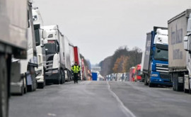 Cozi de camioane ucrainene la graniţa Ungariei din cauza protestelor din Polonia şi Slovacia