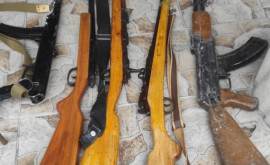 Полиция провела обыски в доме мужчины подозреваемого в незаконном хранении оружия