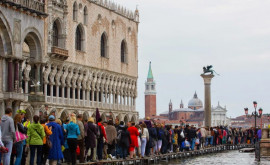 Veneția luptă cu turismul excesiv