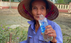 Женщина живет на воде и подслащенной газировке уже 50 лет