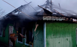 Сотрудники ГИЧС ликвидировали пожар в городе Рышканы