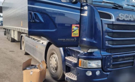 Un șofer de camion reținut la vamă încerca să treacă ilegal mărfuri