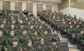 Absolvenții catedrei militare UTM au depus jurămîntul militar de credință Patriei