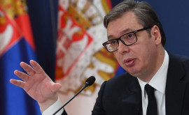 Vucic spune că nu va permite o schimbare violentă a puterii în Serbia