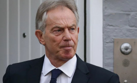 FT Тони Блэр хотел заставить BBC освещать события по Ираку в нужном ему ключе