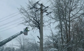 Încă cinci localități rămîn parțial fără energie electrică în urma ninsorilor puternice