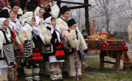 Как отмечают зимние праздники в разных селах Молдовы
