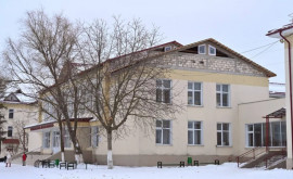 Крыша школы в пригороде Кишинева полностью отремонтирована 