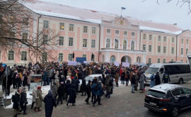 В Эстонии началась массовая забастовка учителей