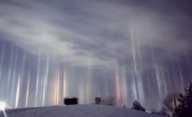 Locuitorii din diferite părți ale Pămîntului speriați de o strălucire stranie apărută pe cer în timpul nopții