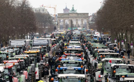 Волна протестов в Европе ширится К аграриям присоединяются и другие 