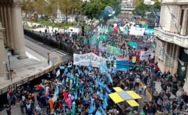 В БуэносАйресe прошли акции протеста во время парламентских дебатов 