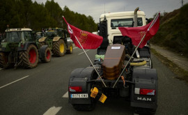 Fermierii spanioli au blocat supermarketurile
