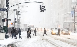 НьюЙорк во власти снежной бури школы закрыты авиарейсы отменены