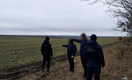 O cameră de luat vederi ia surprins pe imigranții ilegali la frontiera cu Republica Moldova