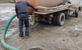 Deversări ilegale de ape uzate documentate de ApăCanal Chișinău