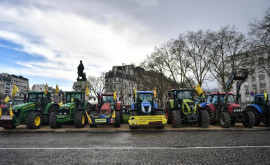 La Paris protestatarii fermieri au pătruns la Macron