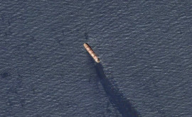 Вокруг британского судна в Красном море образовалось нефтяное пятно