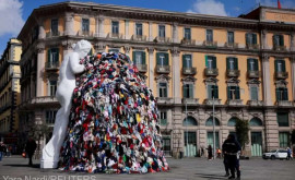 Instalaţia Venus of the Rags a artistului Michelangelo Pistoletto se ridică din cenuşă la Napoli