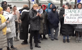 Акция протеста перед зданием мэрии Кишинева Реакция мэра столицы
