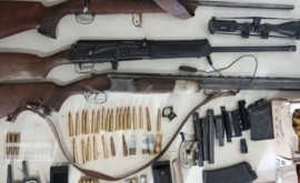 Обыски в Кагуле Сотрудники полиции обнаружили незаконно хранящиеся оружие и боеприпасы