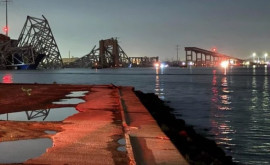 Zeci de persoane dispărute după prăbuşirea podului de la Baltimore