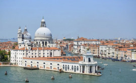 Сбор с однодневных туристов в Венеции в какие дни нужно будет платить